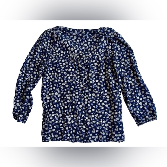 St. John’s Bay v-neck Long Sleeve floral blouse Size MT - Picture 2 of 8